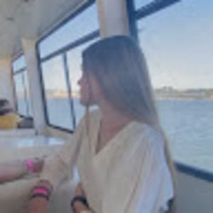 Meet your Posher, Daniela